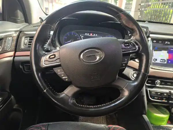 GAC Trumpchi GS8 2017