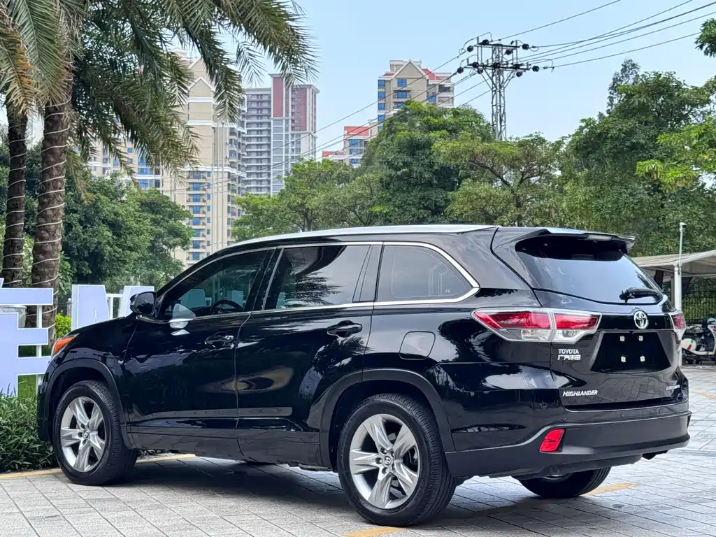Toyota Highlander 2015 — фото 6