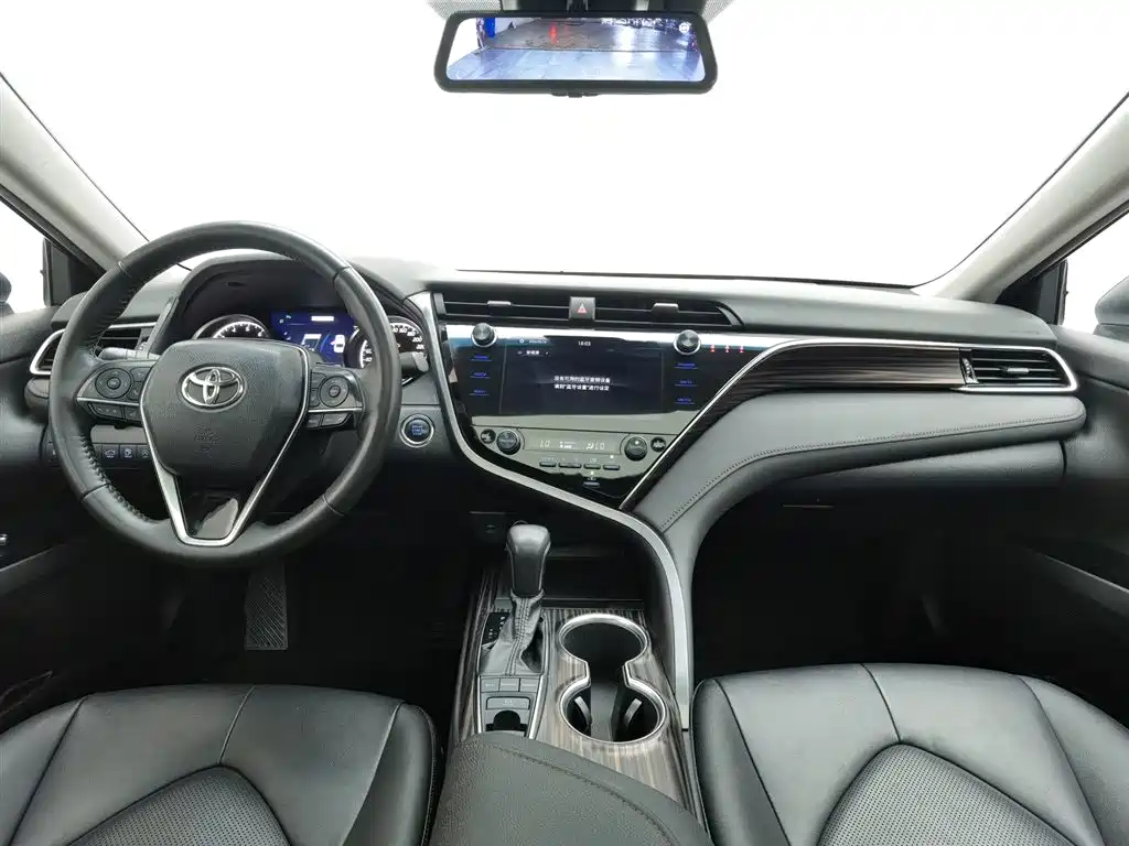 Toyota Camry 2020 — фото 5