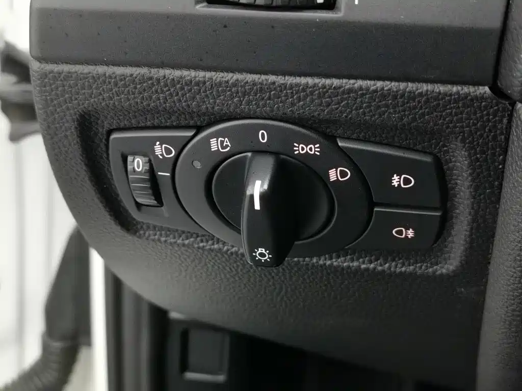 BMW 1 Series 2010 — фото 21