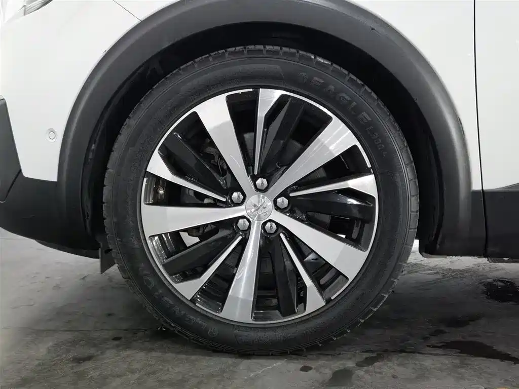 Peugeot 5008 2017 — фото 17