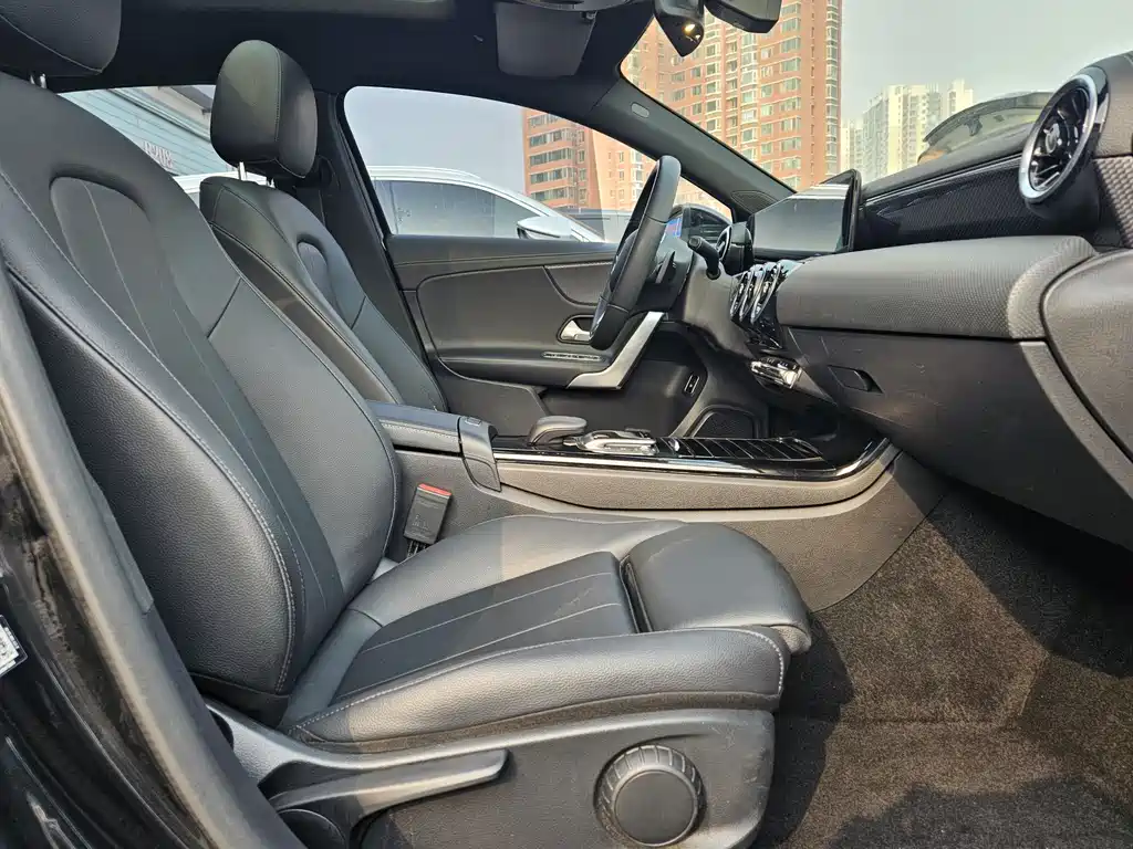 Mercedes-Benz A-Class 2021 — фото 12