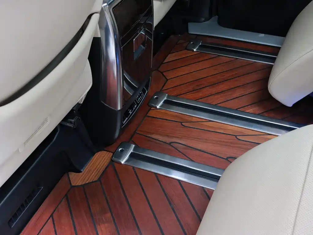 Toyota Alphard 2023 — фото 14
