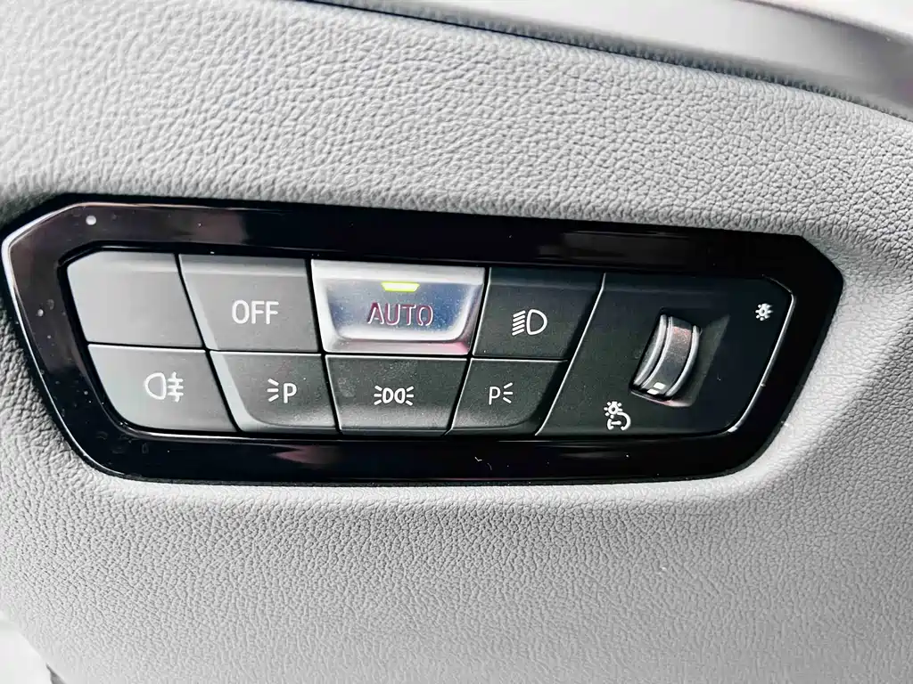 BMW 3 Series 2023 — фото 13