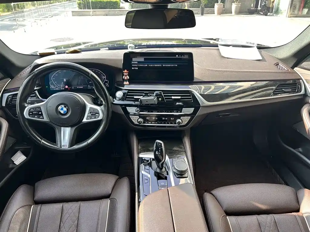 BMW 5 Series New Energy 2021 — фото 13