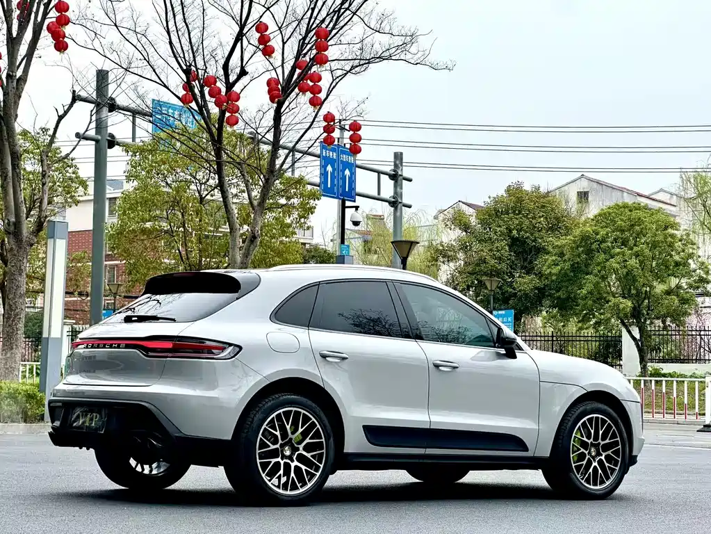 Porsche Macan 2018 — фото 11