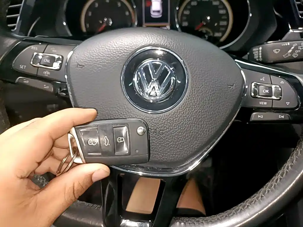 Volkswagen Tiguan L 2020 — фото 9