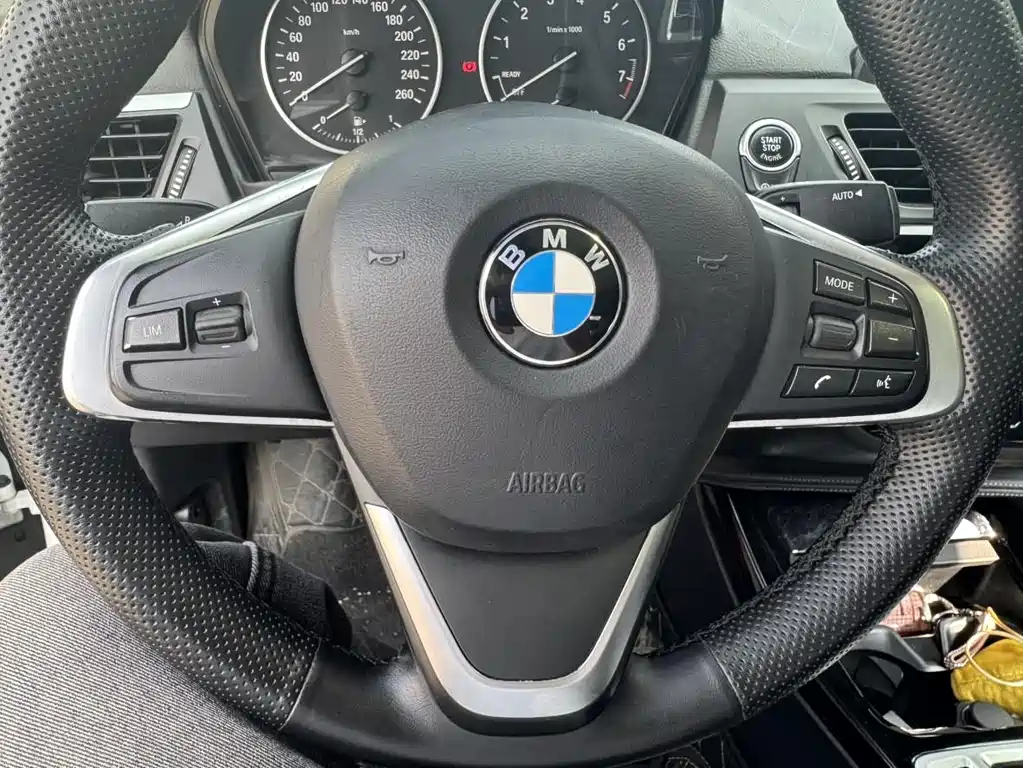 BMW 1 Series 2017 — фото 9
