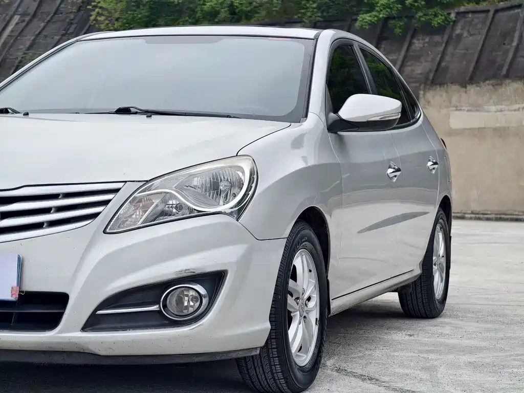 Hyundai Elantra 2012 — фото 20