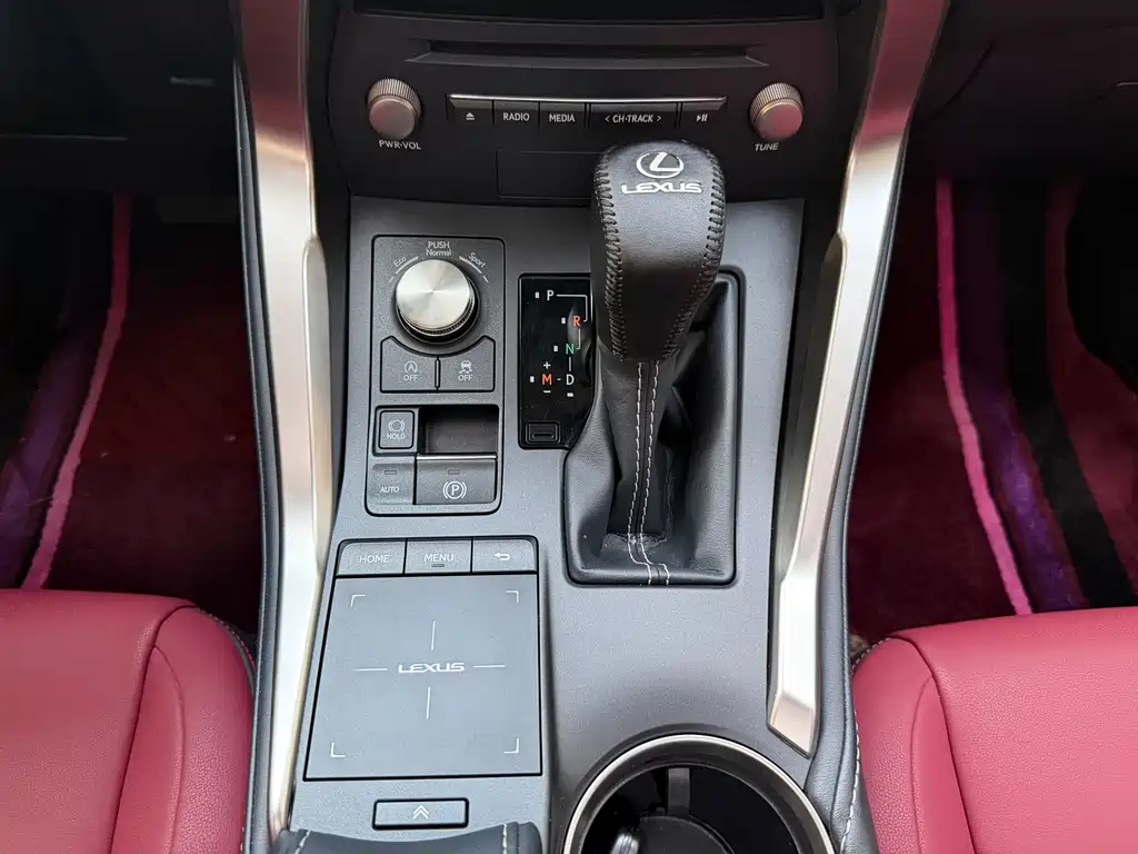 Lexus NX 2021 — фото 19