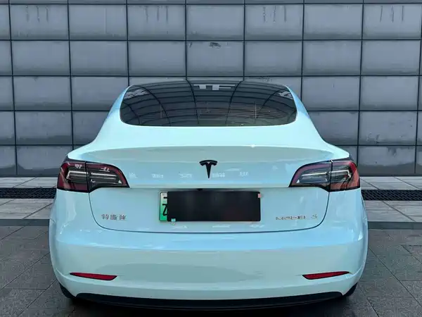Tesla Model 3 2023