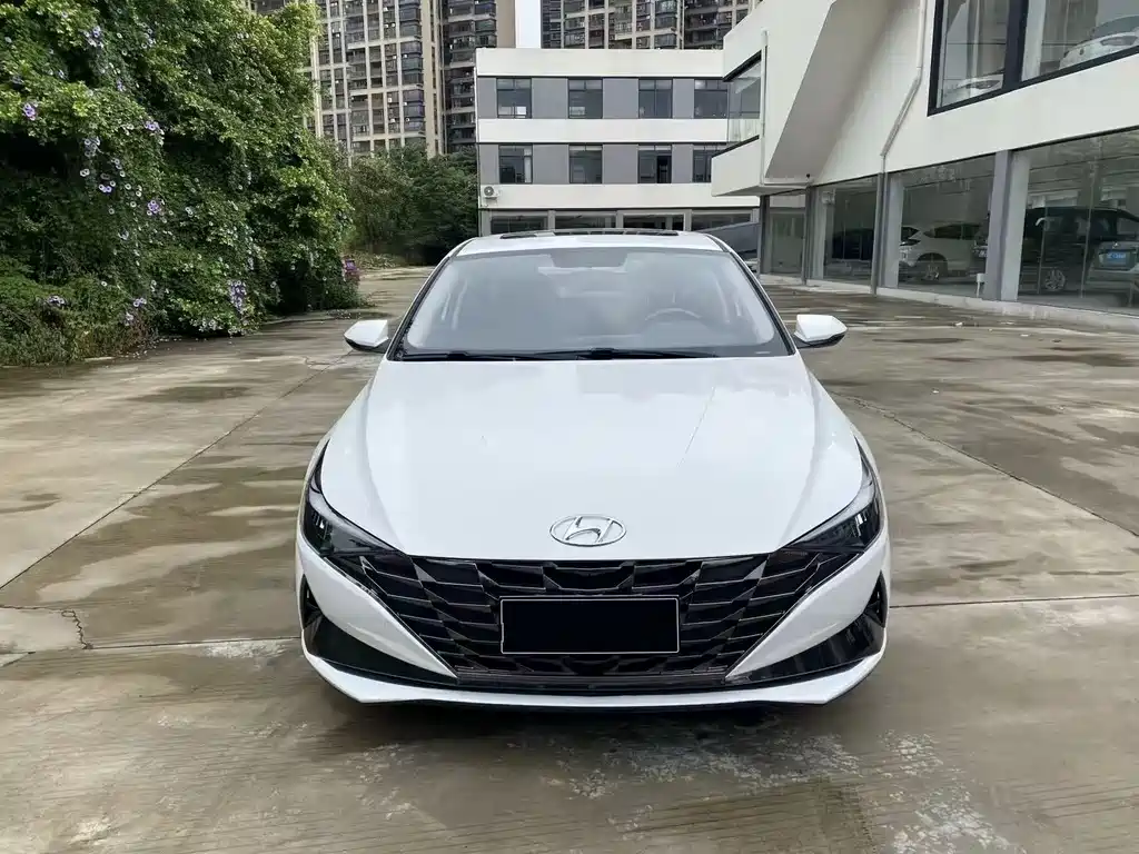Hyundai Elantra 2021