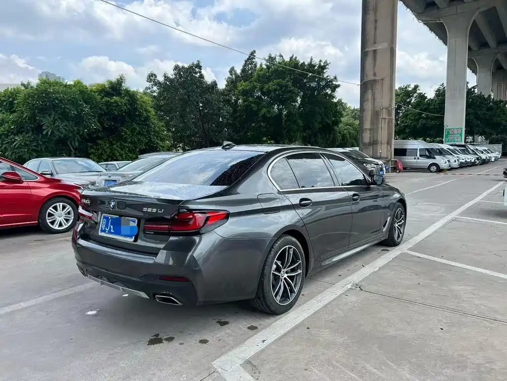 BMW 5 Series 2021