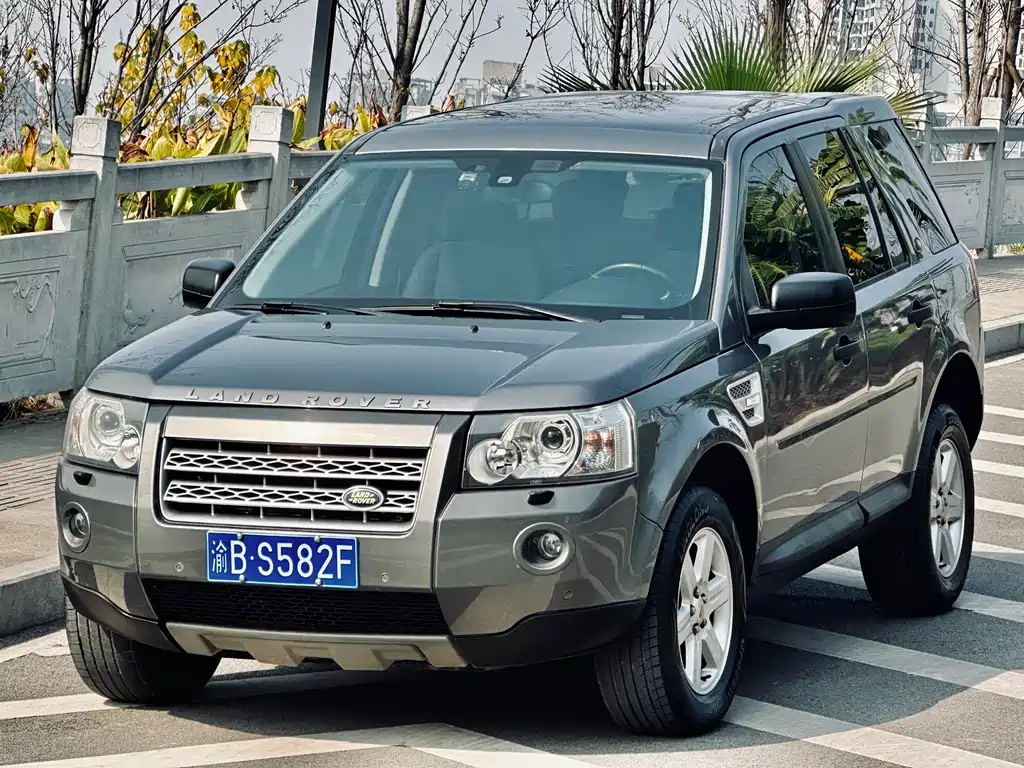 Land Rover Freelander 2 2010 — фото 1