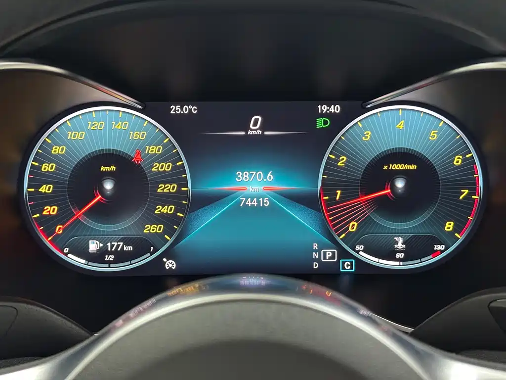 Mercedes-Benz C-Class 2020 — фото 18