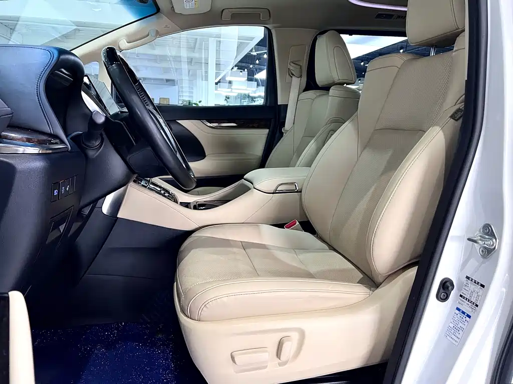 Toyota Alphard 2023 — фото 22