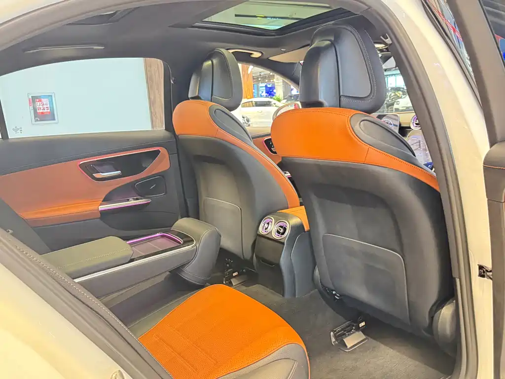 Mercedes-Benz C-Class 2023 — фото 13