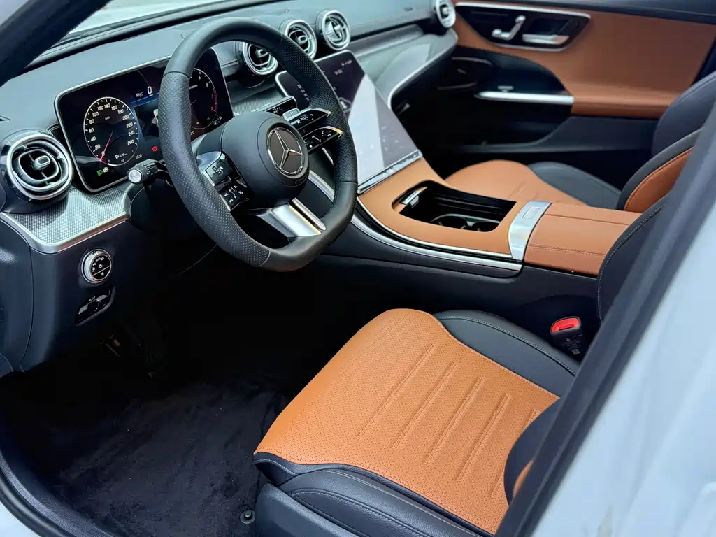 Mercedes-Benz C-Class 2023 — фото 15