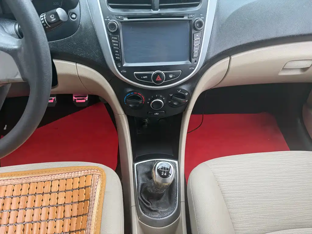 Hyundai Verna 2014 — фото 13
