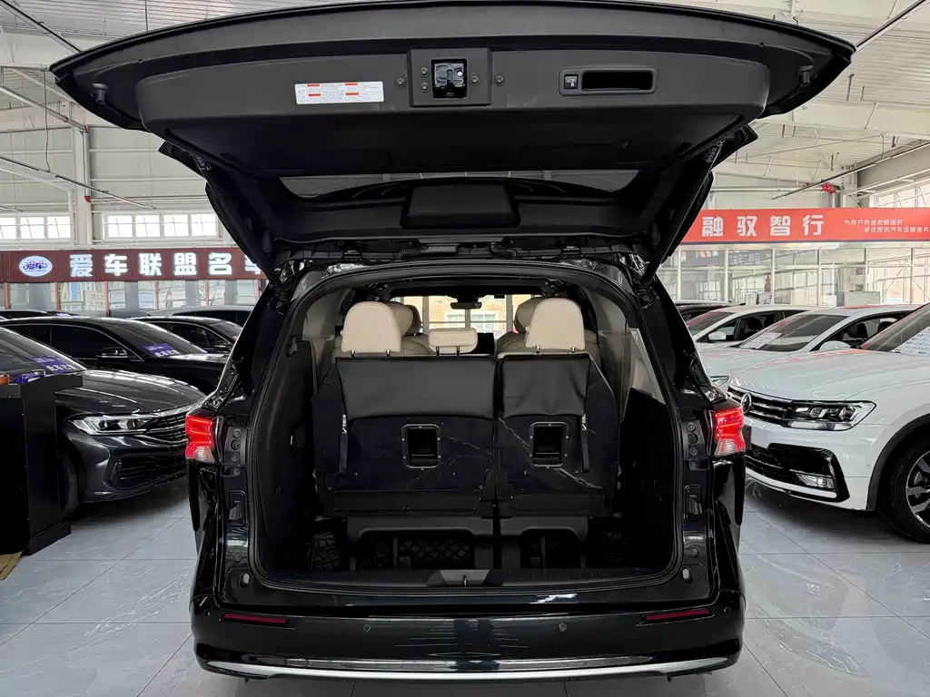 Toyota Sienna 2023 — фото 20
