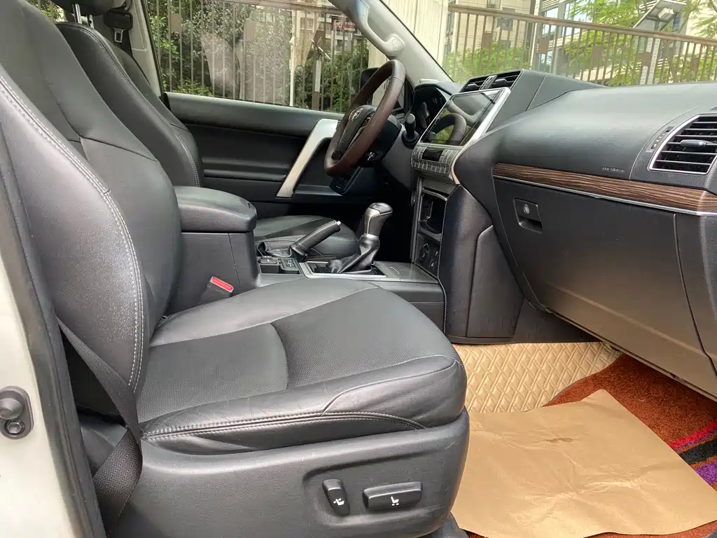 Toyota Prado 2019 — фото 19