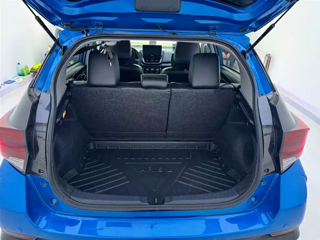 Toyota Yaris L 2021 — фото 12