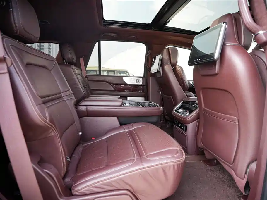 Lincoln Navigator 2019 — фото 13