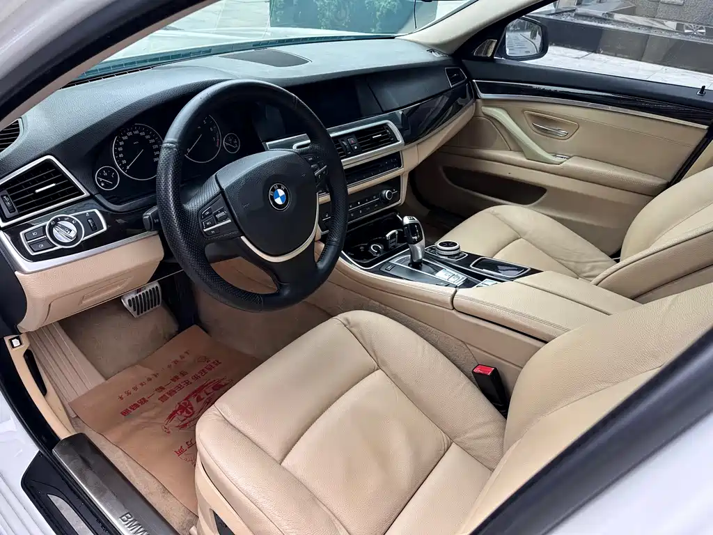 BMW 5 Series 2012 — фото 7