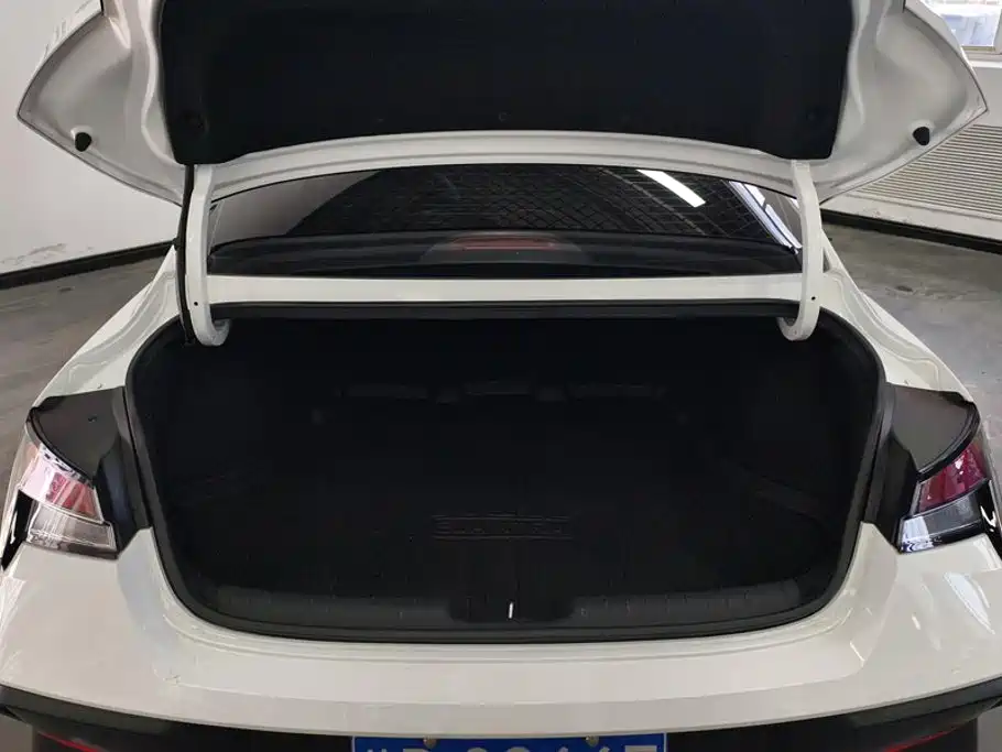 Hyundai Elantra 2024