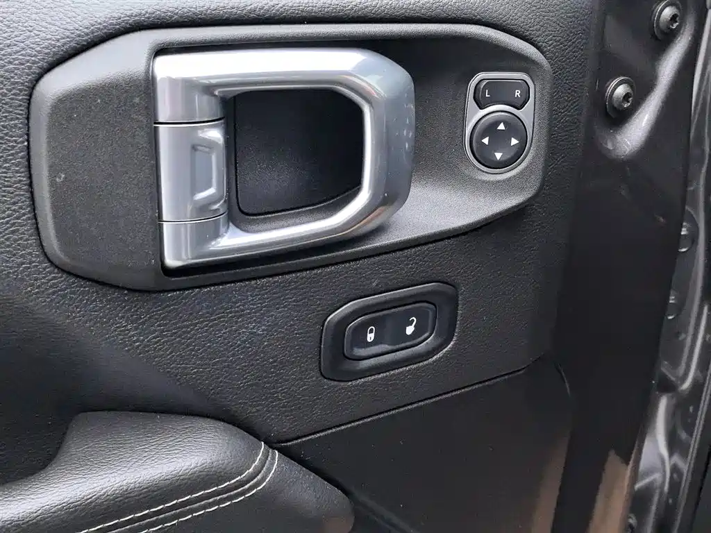 Jeep Wrangler PHEV 2021 — фото 9