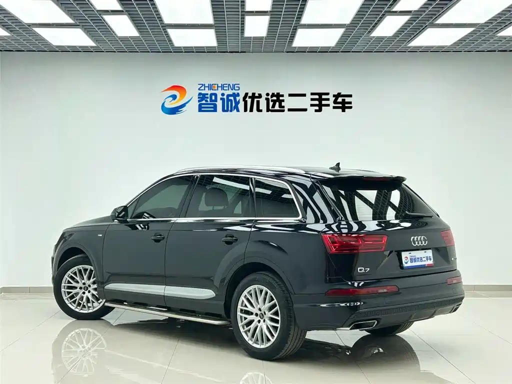 Audi Q7 2017 — фото 24