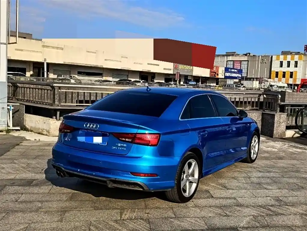 Audi A3 2018 — фото 8