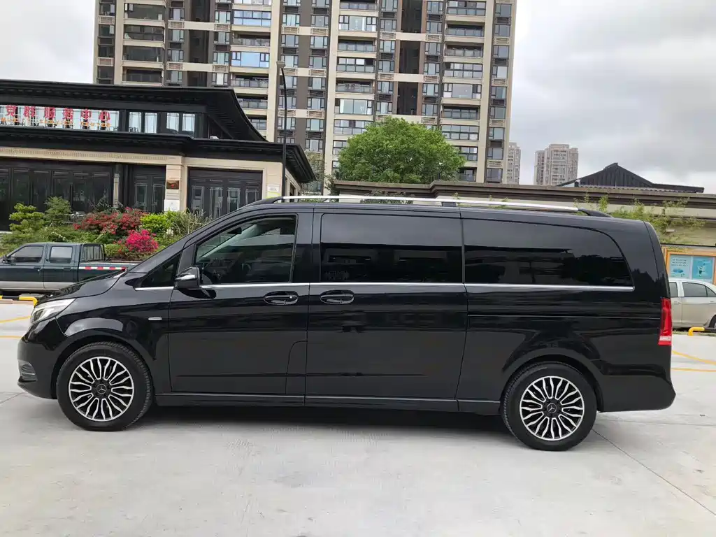 Mercedes-Benz V-Class 2018 — фото 8