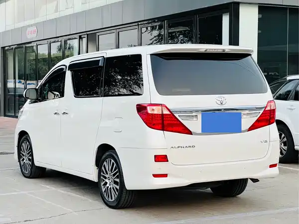 Toyota Alphard 2012