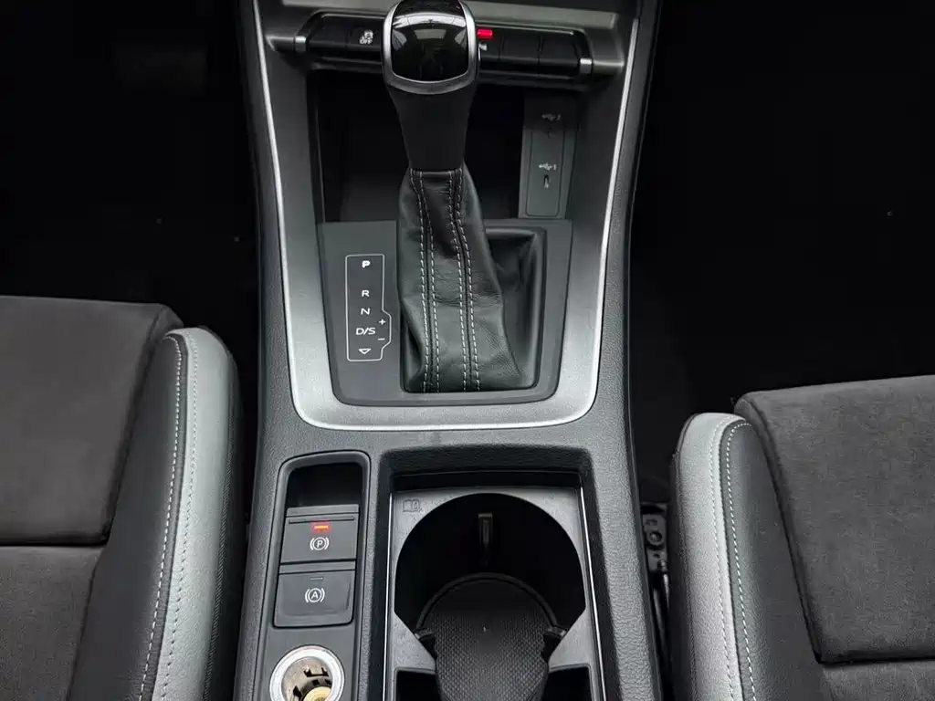 Audi Q3 2022 — фото 13