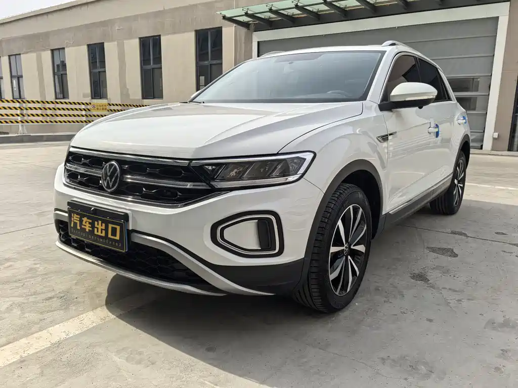 Volkswagen T-Roc 2023 — фото 1
