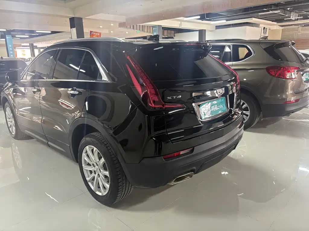Cadillac XT4 2020 — фото 3