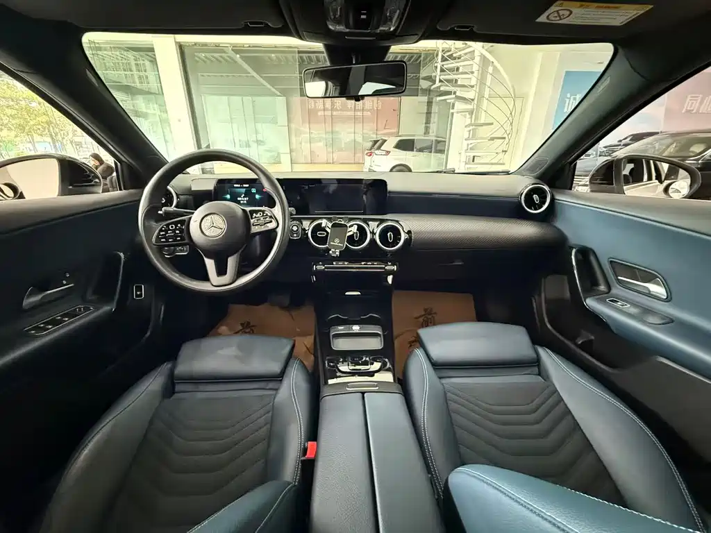 Mercedes-Benz A-Class 2020 — фото 12