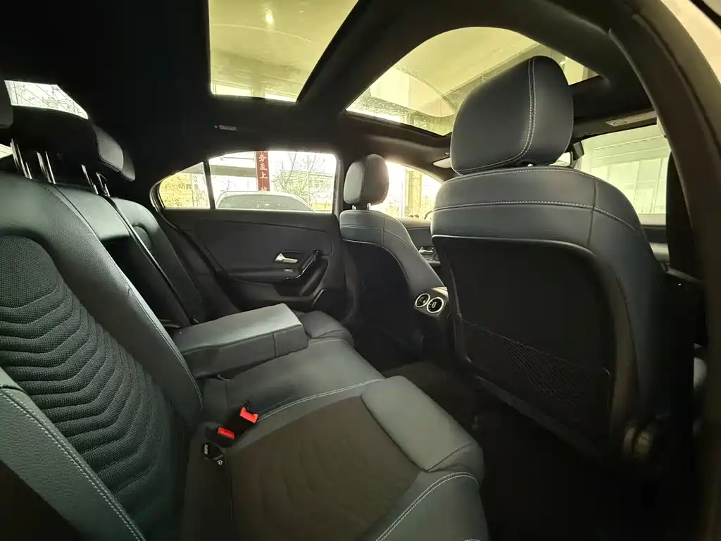 Mercedes-Benz A-Class 2020 — фото 10