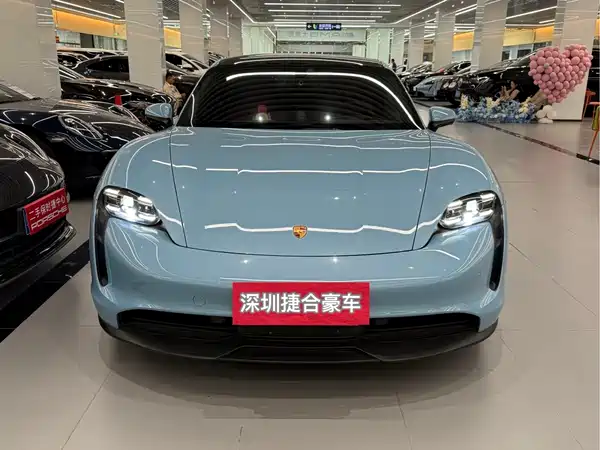 Porsche Taycan 2022