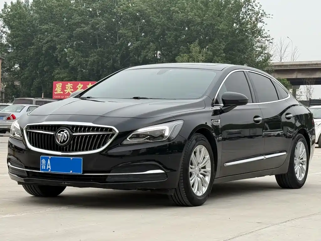Buick LaCrosse 2018 — фото 1