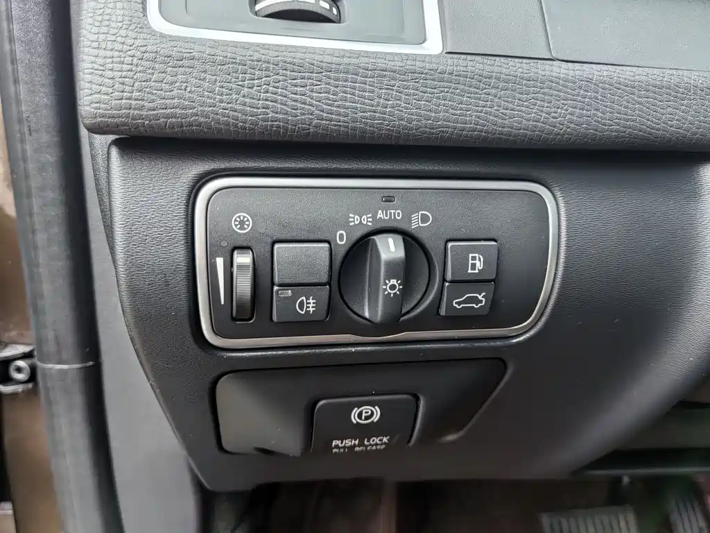 Volvo XC60 2014 — фото 13