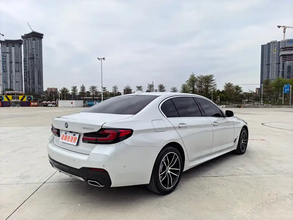 BMW 5 Series 2023 — фото 14