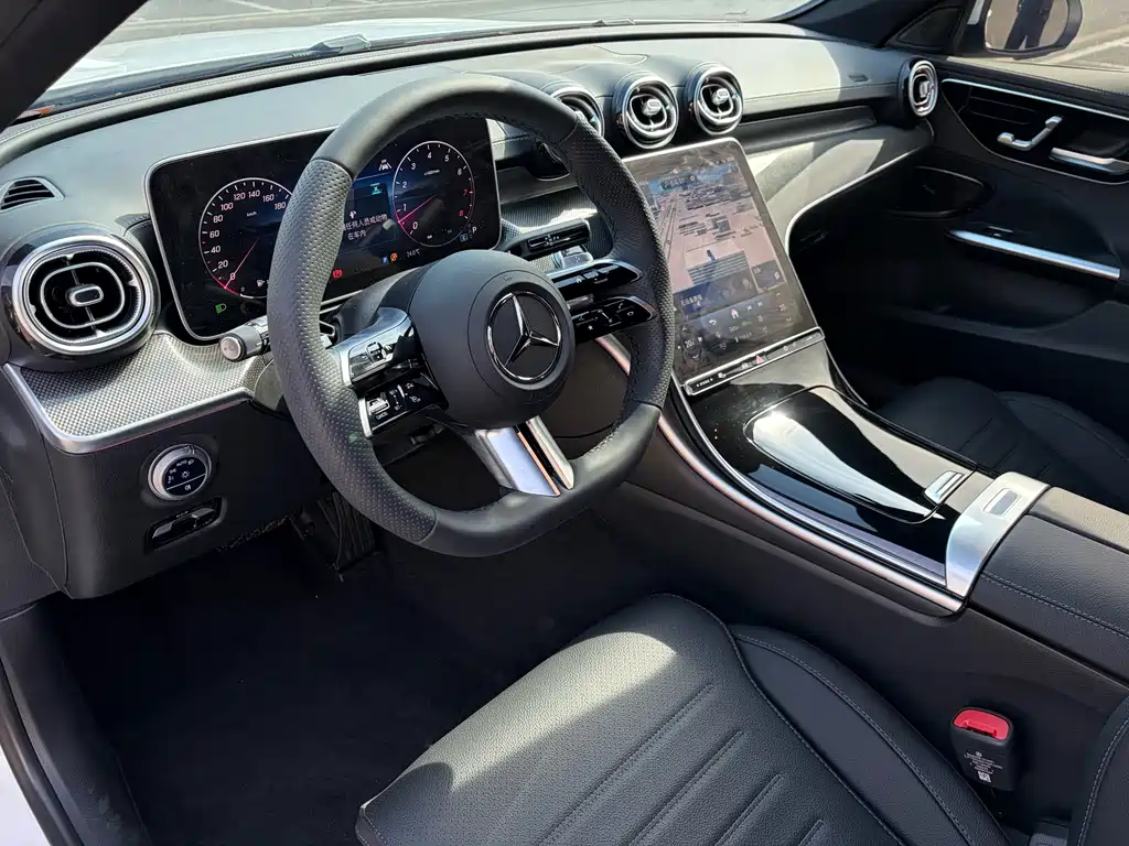 Mercedes-Benz C-Class 2025 — фото 4