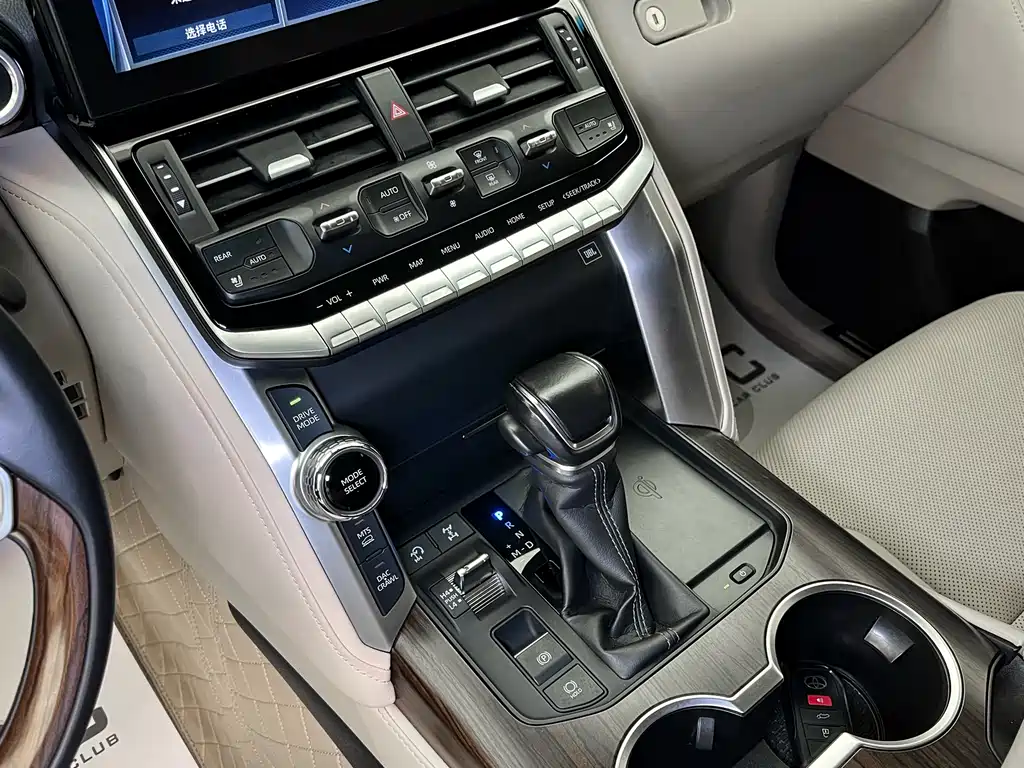 Toyota Land Cruiser 2023 — фото 8