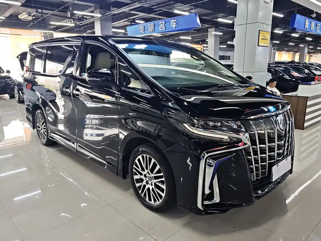 Toyota Alphard 2017 — фото 3