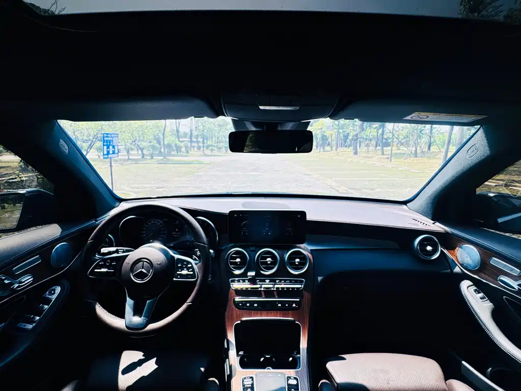 Mercedes-Benz GLC 2019 — фото 16