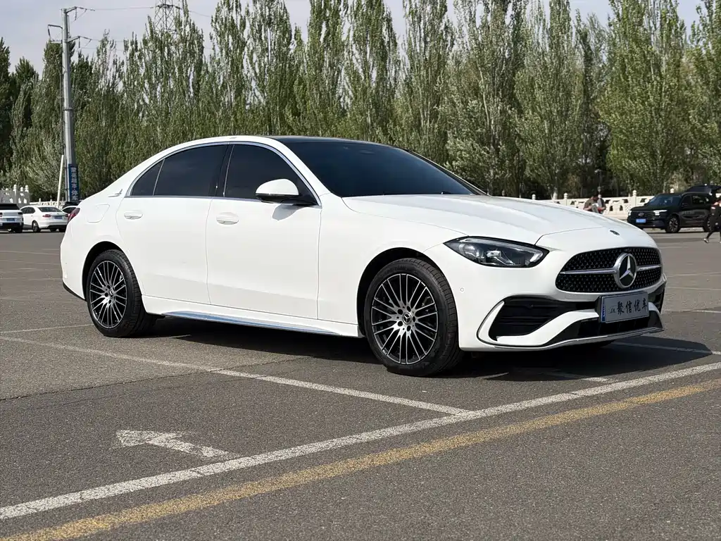 Mercedes-Benz C-Class 2025 — фото 3