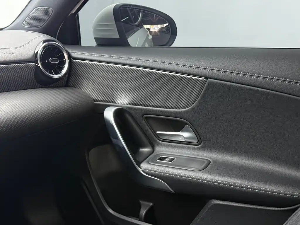 Mercedes-Benz A-Class 2023 — фото 10