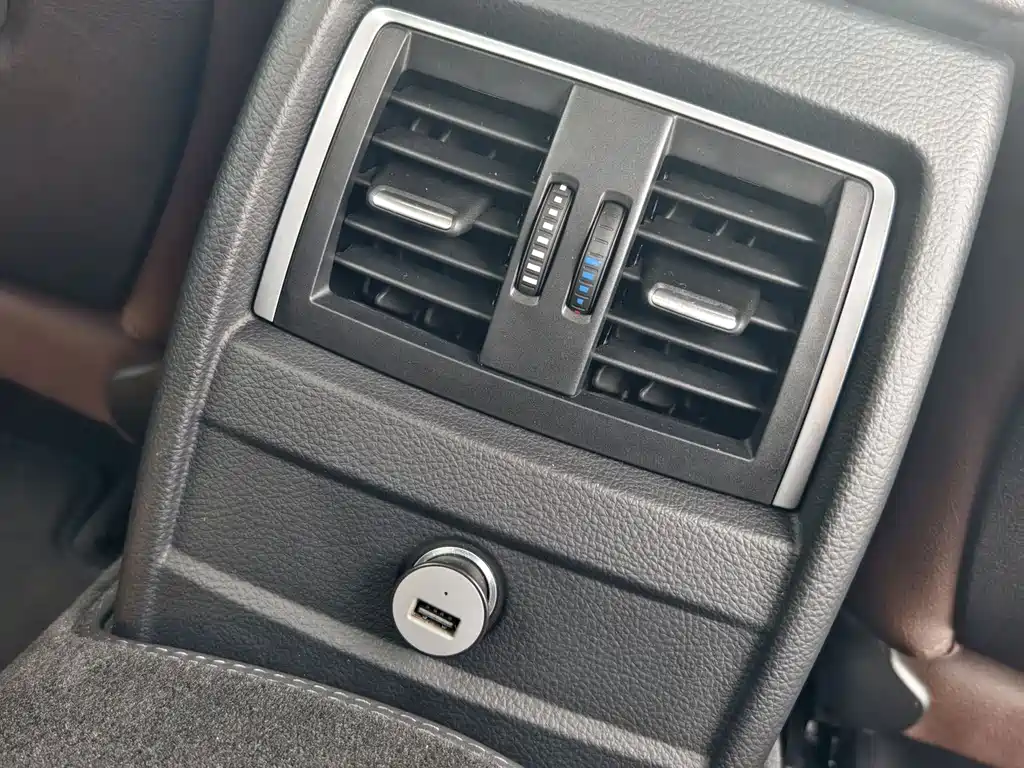 BMW 3 Series 2017 — фото 19